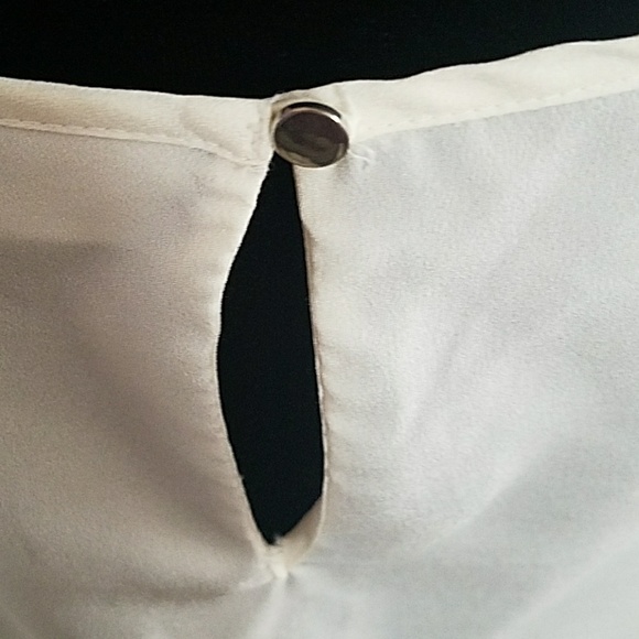 Cream top with lace detail - Picture 3 of 4